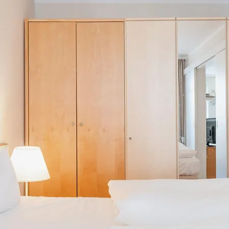 325, Seepark Apartment *