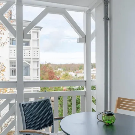 Apartment 325, Seepark